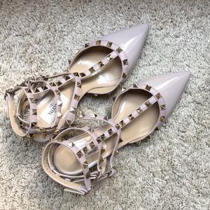Valentino Rockstud Patent Leather Pumps Nude/Blush